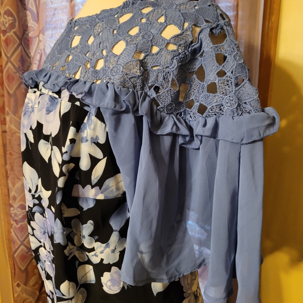 Dress - Picture 2 of 3